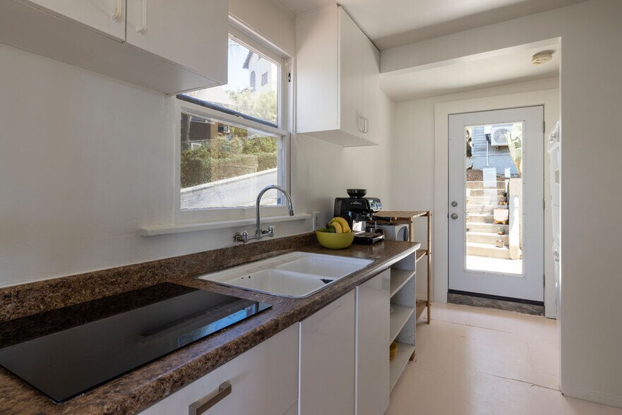 More Photos Of 3010 Minnesota St, Los Angeles Apartments For Sale