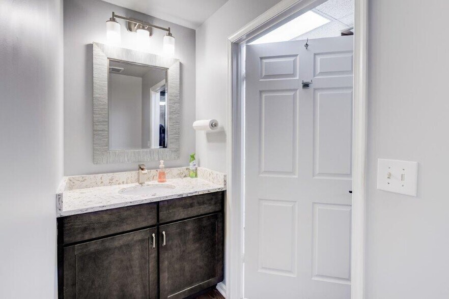 More Photos Of 11303-11327 Amherst Ave, Wheaton Office Residential For Sale