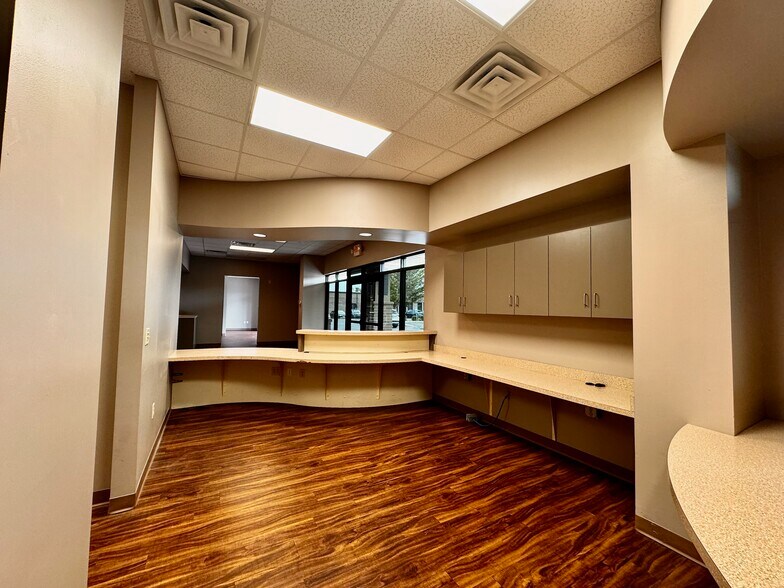 More Photos Of 4645 Village Square Dr, Paducah Storefront Retail Office For Lease