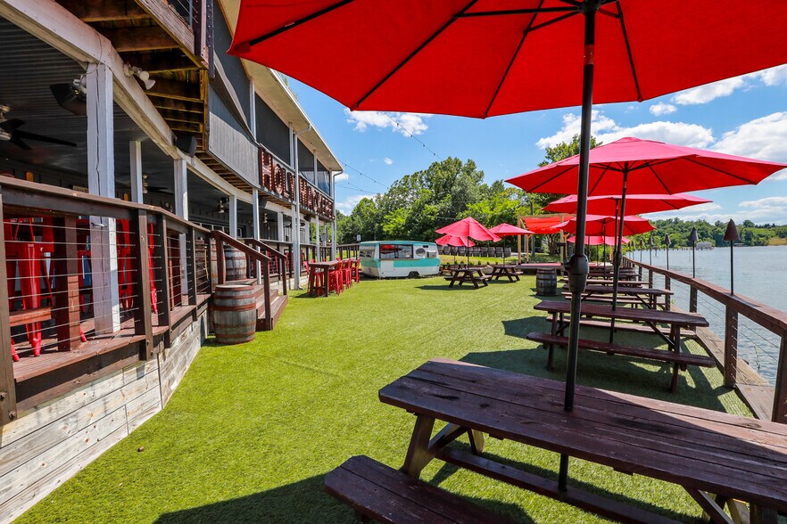 More Photos Of 700 Jordan Point Rd, Hopewell Restaurant For Sale