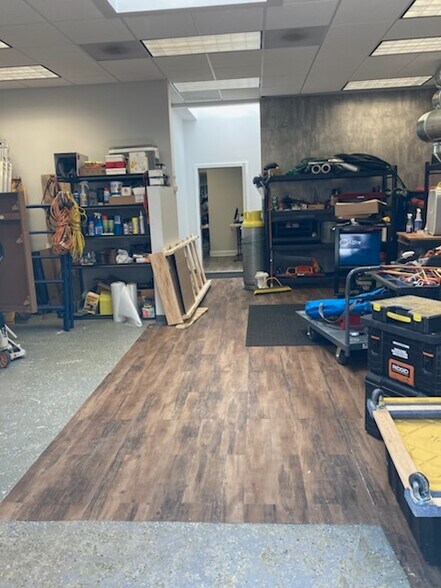 More Photos Of 4639 W Armitage Ave, Chicago Office For Sale