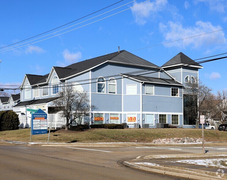 More Photos Of 1131-1217 McHenry Rd, Buffalo Grove Unknown For Lease