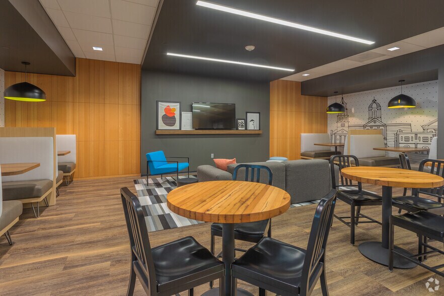 More Photos Of 65 Fairchild St, Charleston Office For Lease