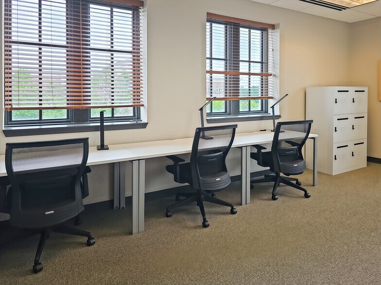 More Photos Of 354 Newnan Crossing Byp, Newnan Coworking Space