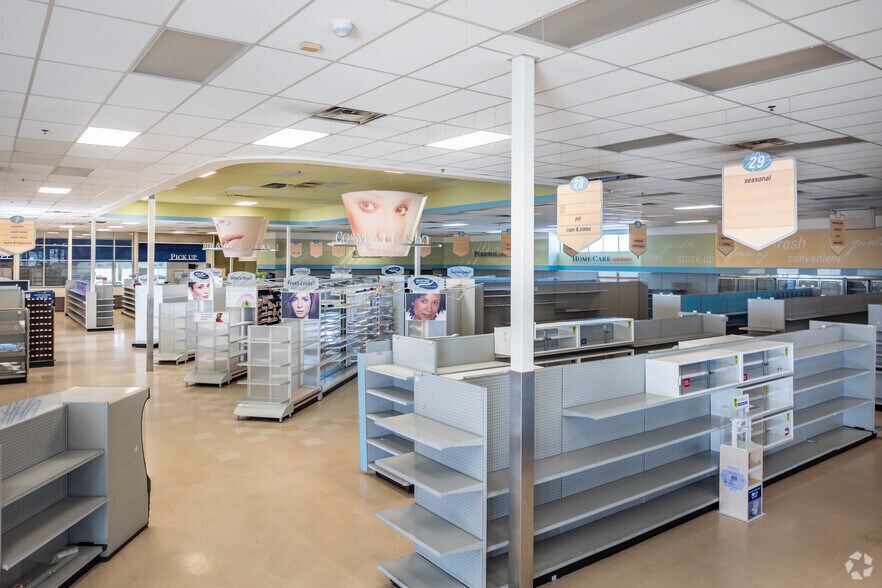 More Photos Of 1180 N State St, San Jacinto Drugstore For Sale