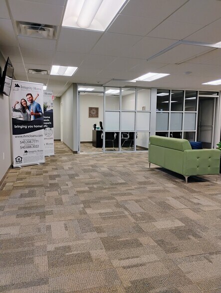 More Photos Of 205 S Liberty St, Harrisonburg General Retail For Lease