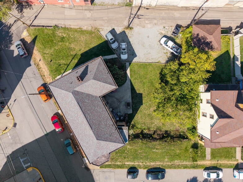 More Photos Of 815 McClure St, Munhall Apartments For Sale