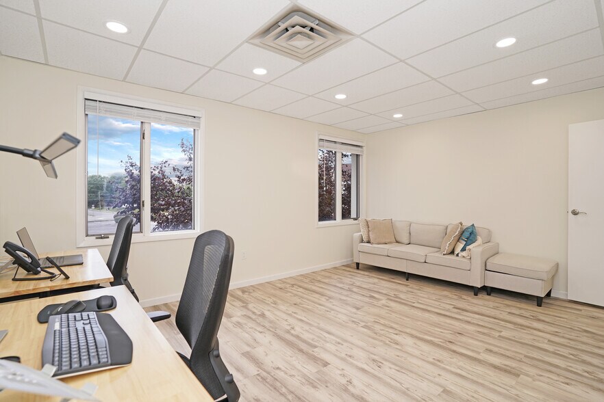 More Photos Of 8302-8304 Old Courthouse Rd, Vienna Office For Sale