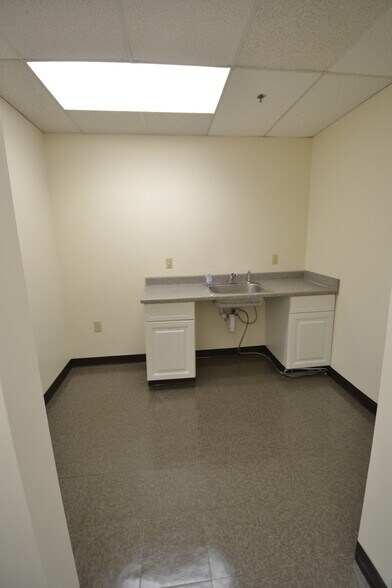 More Photos Of 65 Railroad Ave, Ridgefield Flex For Lease