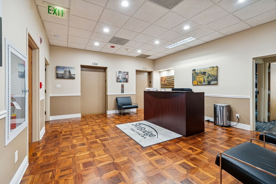 More Photos Of 707 N Franklin St, Tampa Office For Sale