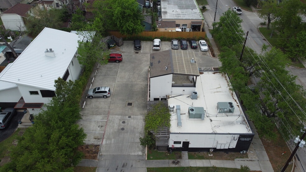 More Photos Of 801 Studewood St, Houston Restaurant For Lease