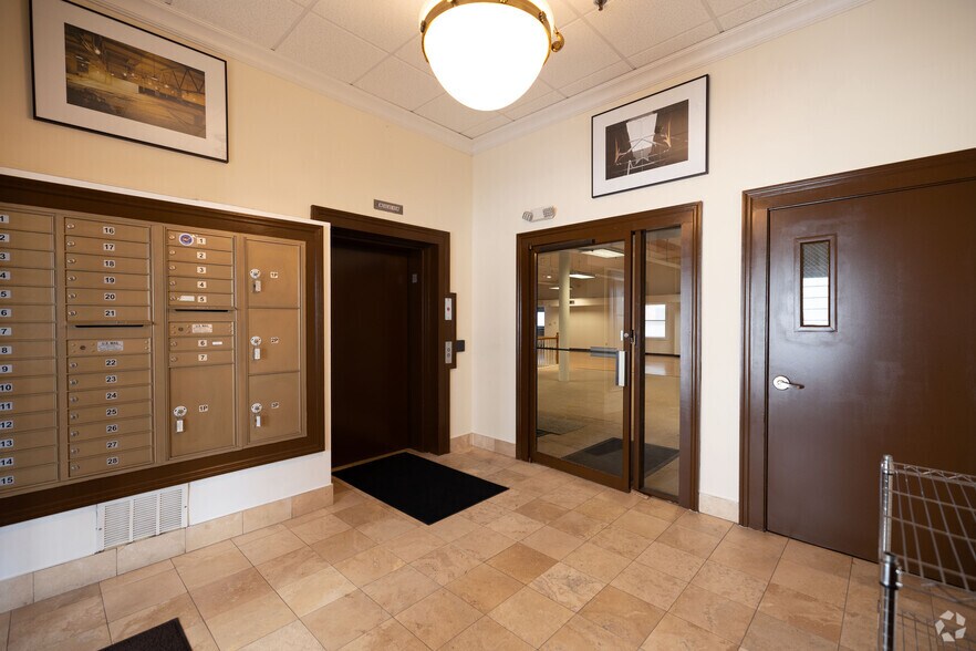 More Photos Of 221 Glen St, Glens Falls Apartments For Lease