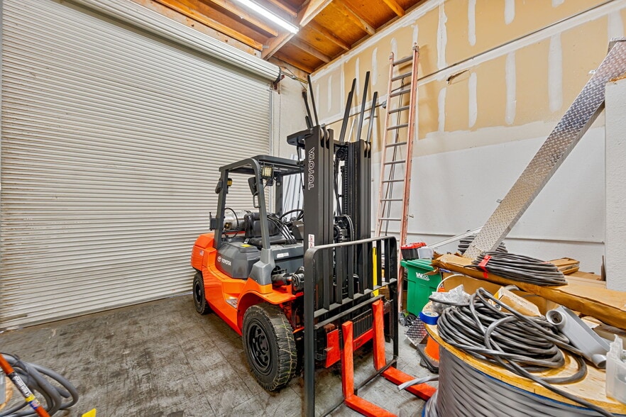 More Photos Of 3298 Monier Cir, Rancho Cordova Warehouse For Sale