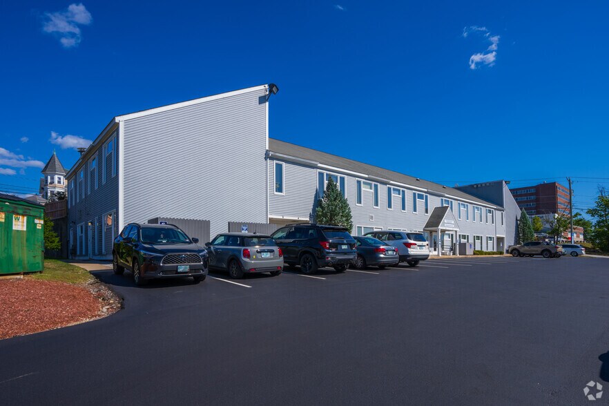 More Photos Of 30 Canton St, Manchester Medical For Lease