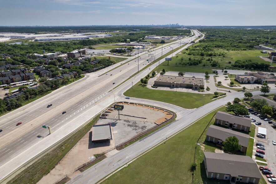 More Photos Of 636 W Tarrant Rd, Grand Prairie General Retail For Sale