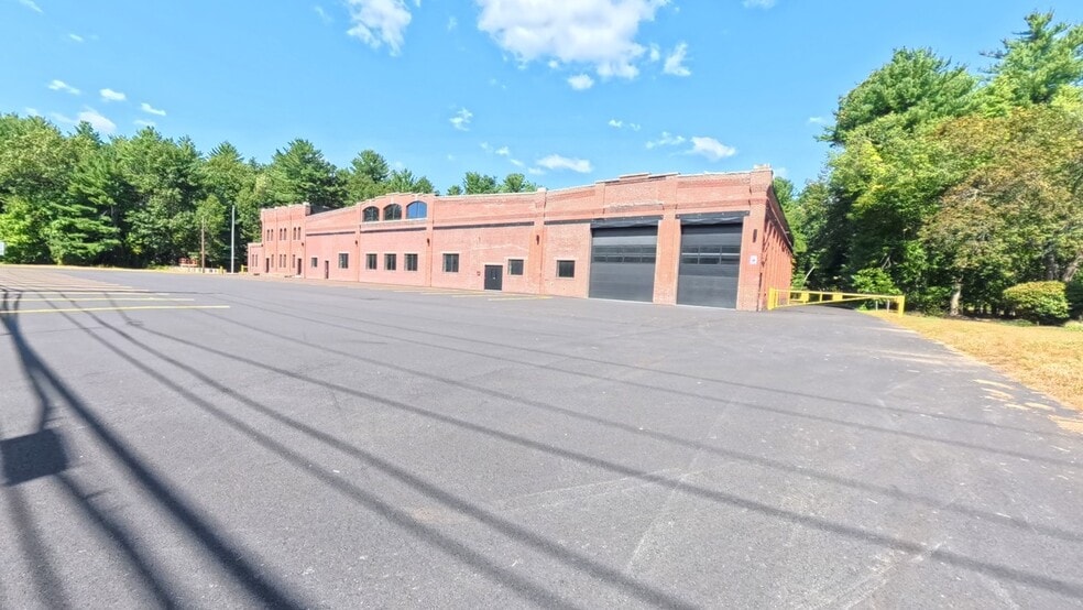More Photos Of 179 Main St, Salem Warehouse For Lease