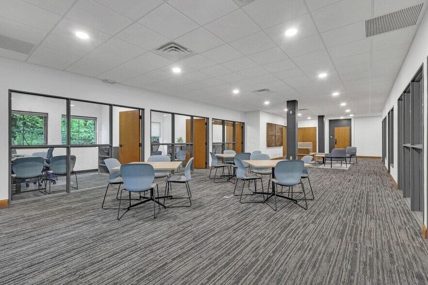 More Photos Of 1480 Manning Pky, Powell Loft Creative Space For Sale