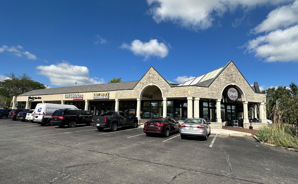 More Photos Of 1126 W Henderson Rd, Columbus Storefront For Lease