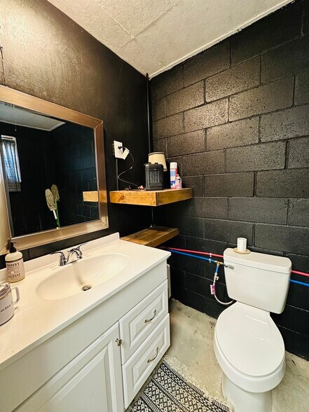 More Photos Of 2122 Walker Tanner Rd, Union City Auto Dealership For Sale