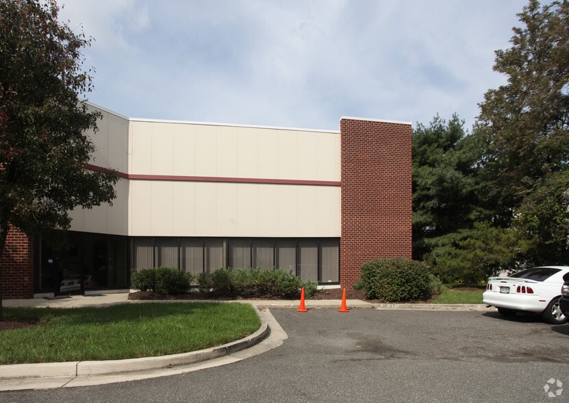 More Photos Of 16000 Trade Zone Ave, Upper Marlboro Warehouse For Sale