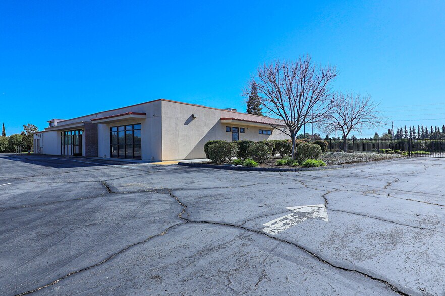 More Photos Of 971 E Broadway Ave, Atwater Office For Lease