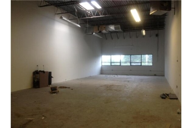More Photos Of 310 Roosevelt Ave, Spring Valley Freestanding For Lease