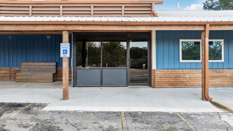 More Photos Of 29301 Hwy 82 Hwy, Park Hill Restaurant For Sale