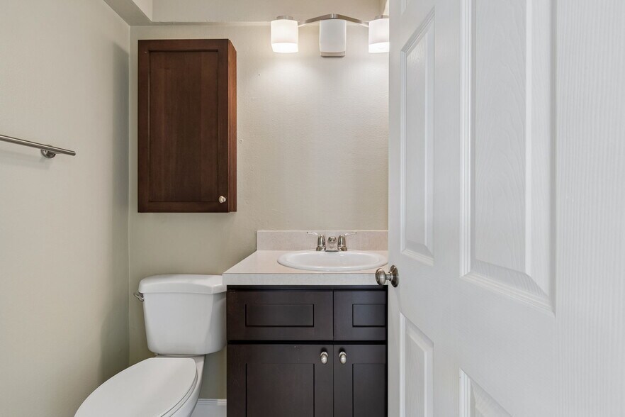 More Photos Of 2307 Bay Blvd, Indian Rocks Beach Apartments For Sale