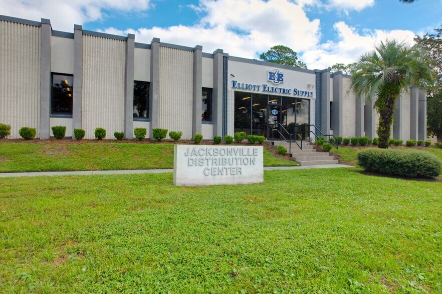 More Photos Of 8051 Bayberry Rd, Jacksonville Warehouse For Sale