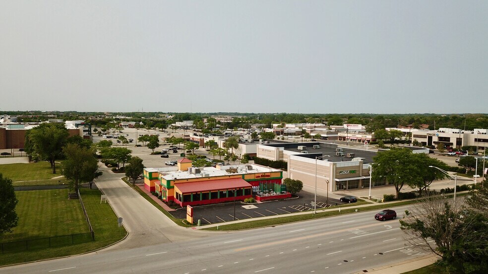 More Photos Of 9549 W 151st St, Orland Park Restaurant For Sale