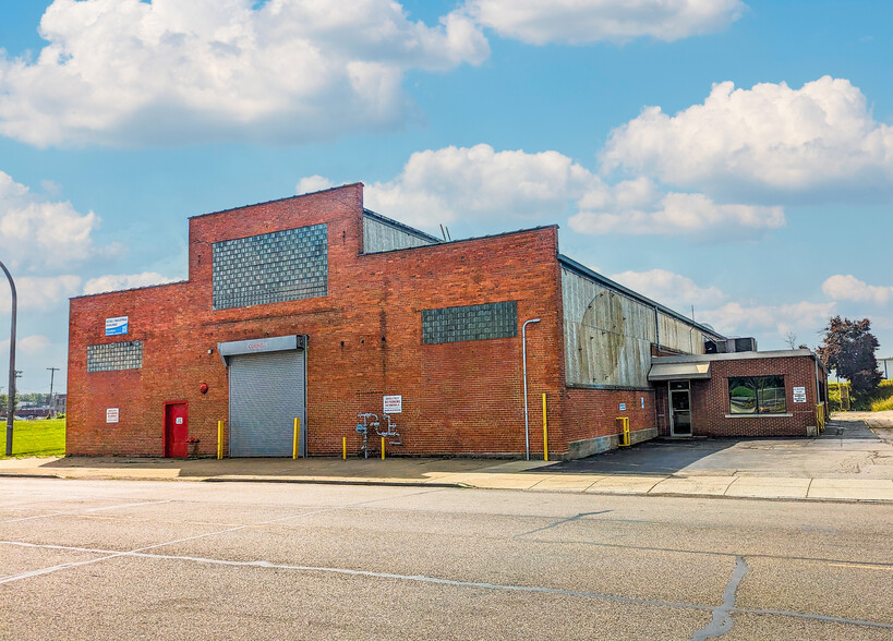 Primary Photo Of 765 Hertel Ave, Buffalo Manufacturing For Lease