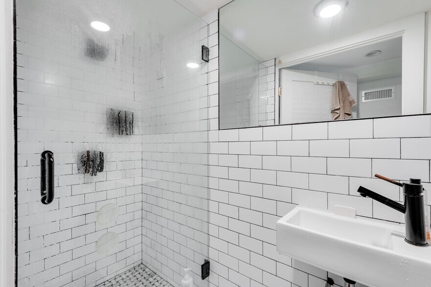 More Photos Of 579 Decatur St, Brooklyn Apartments For Sale