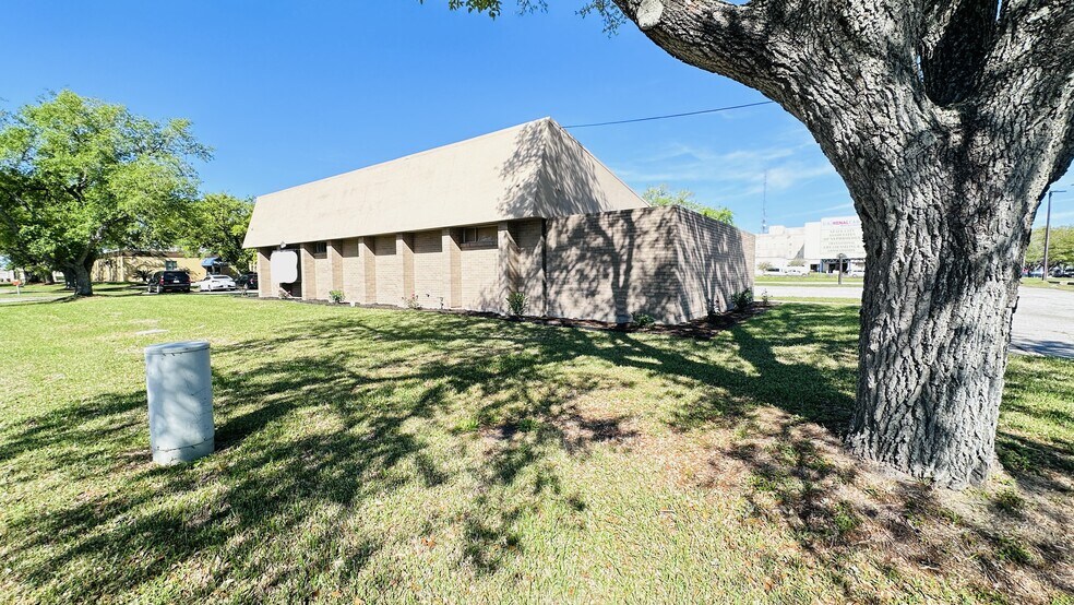 More Photos Of 6502 Memorial Dr, Texas City Medical For Sale