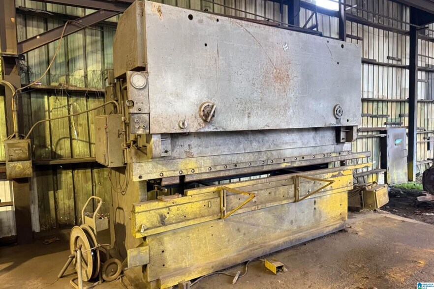 More Photos Of 765 Hart Cir, Warrior Industrial For Sale