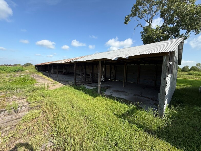 More Photos Of 525 Olede Devillier Road, Winnie Land For Sale