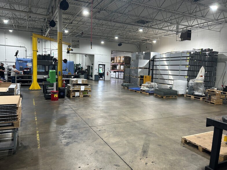 More Photos Of 38353 Abruzzi Dr, Westland Warehouse For Lease