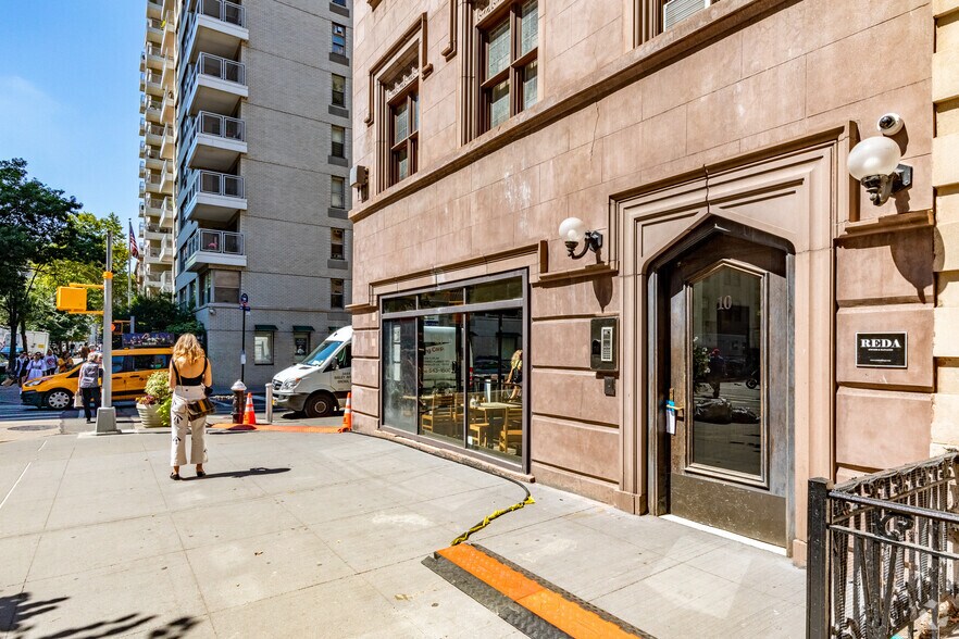 More Photos Of 1 W 8th St, New York Multifamily For Sale
