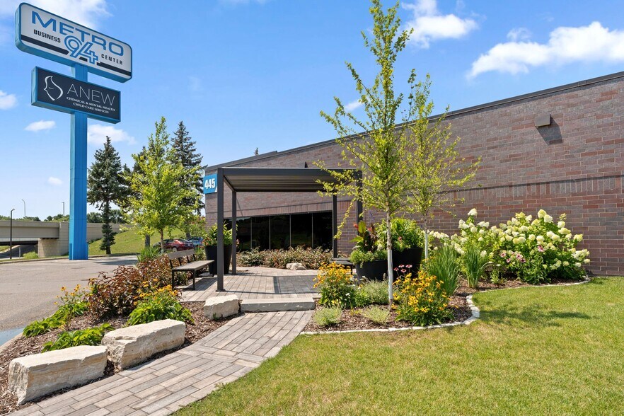 More Photos Of 425 Etna St, Saint Paul Light Manufacturing For Lease