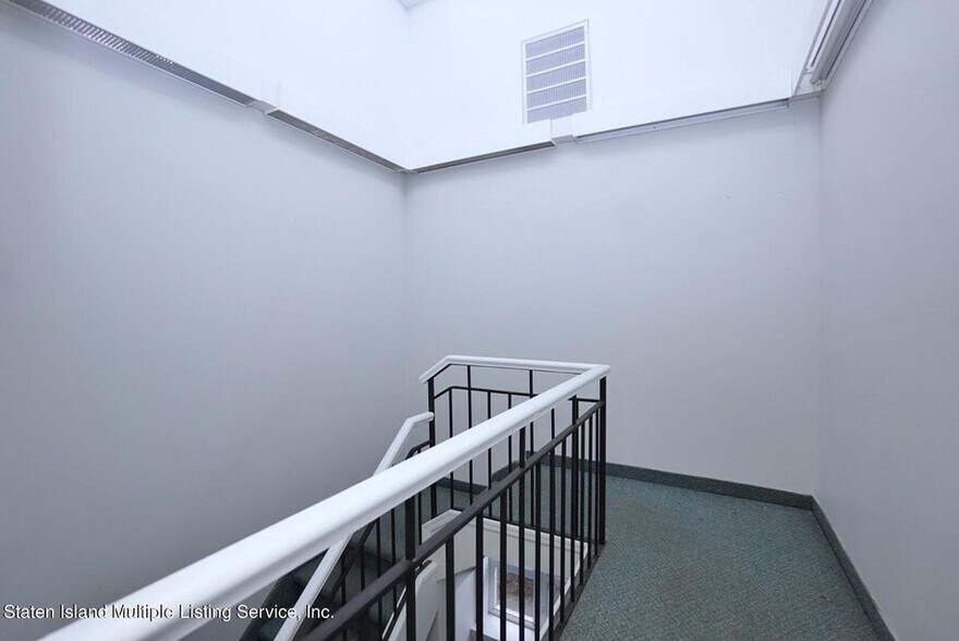 More Photos Of 15 1st St, Staten Island Office For Sale
