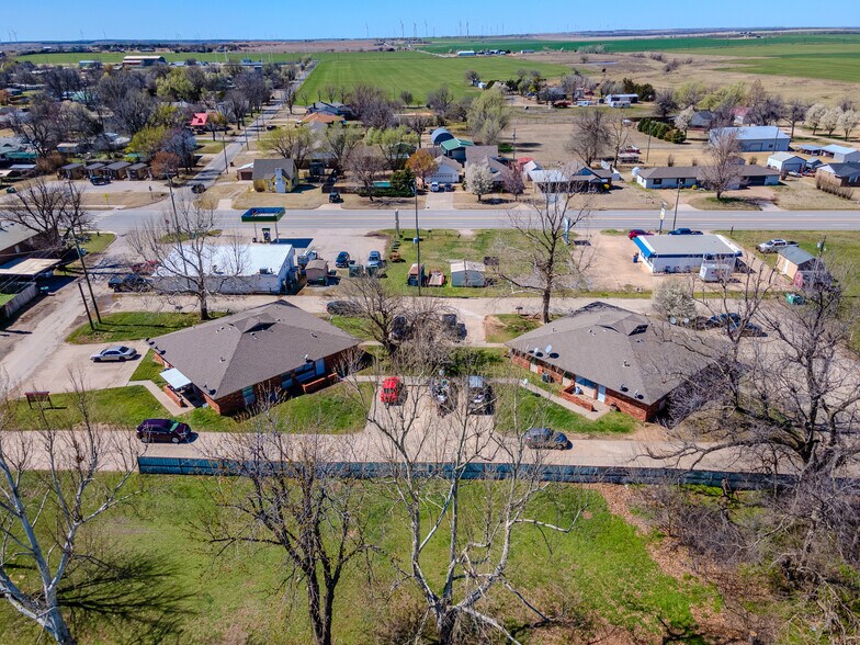 More Photos Of 210 NW North St, Minco Apartments For Sale