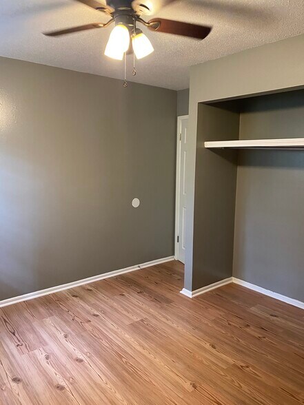 More Photos Of 3800 Hill Ave, Moss Point Apartments For Sale