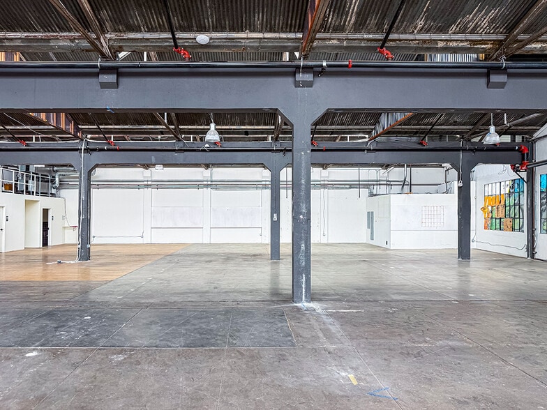 More Photos Of 1726-1756 N Spring St, Los Angeles Warehouse For Lease