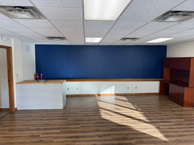 More Photos Of 753 Rowley Rd, Victor Warehouse For Lease