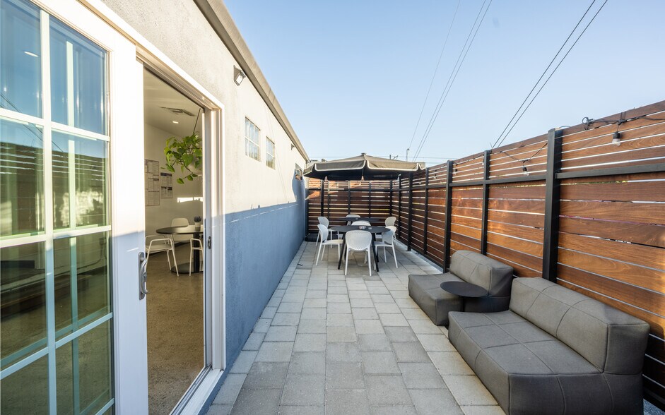 More Photos Of 1560 12th St, Santa Monica Loft Creative Space For Sale