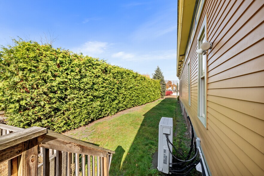 More Photos Of 21 Furnace St, Danielson Storefront For Sale