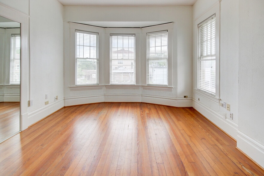 More Photos Of 239 Westheimer Rd, Houston Office Residential For Sale