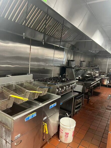 More Photos Of 2342 Shallowford Village Dr, Chattanooga Restaurant For Lease