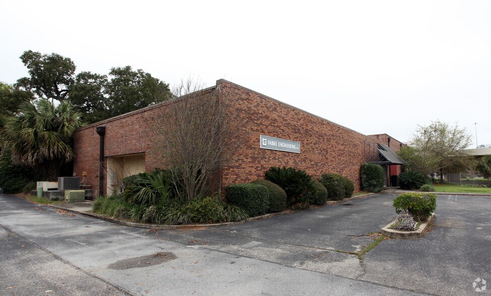 More Photos Of 119 Gregory St, Pensacola Office For Lease