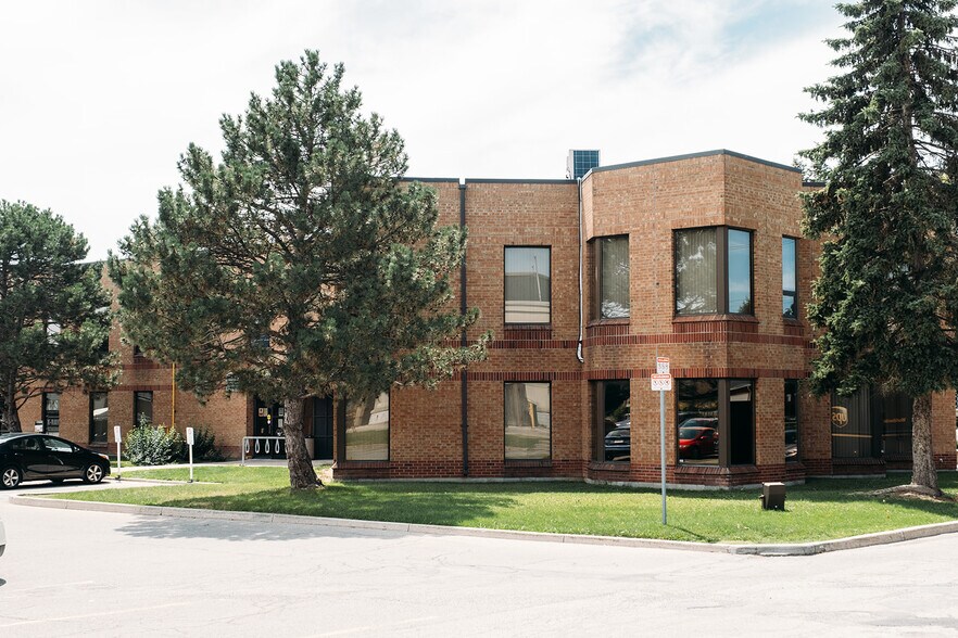 More Photos Of 230 First Ave, St Thomas Medical For Lease