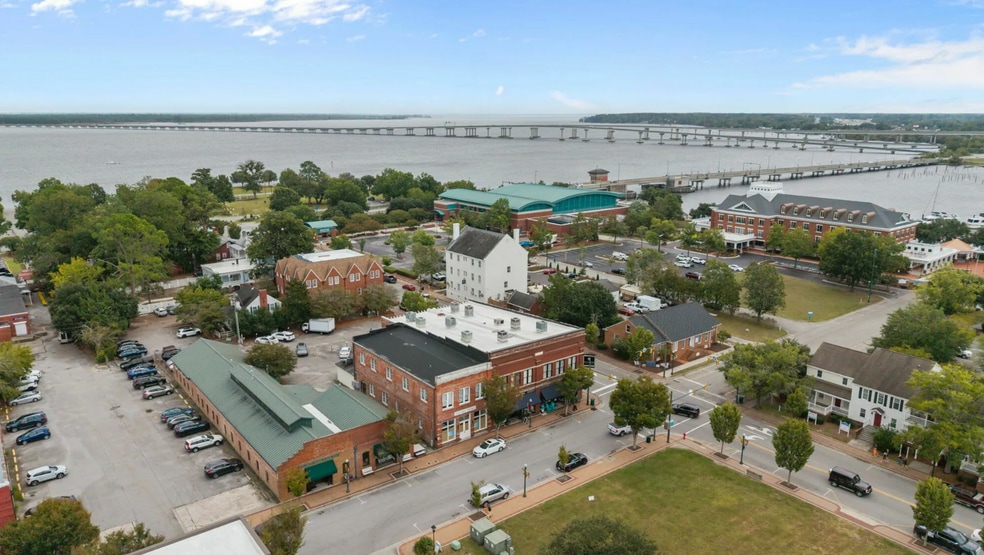 More Photos Of 202 Craven St, New Bern General Retail For Sale